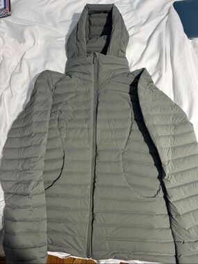 lululemon athletica Quilted Hooded Jacket in Light Gray-Green